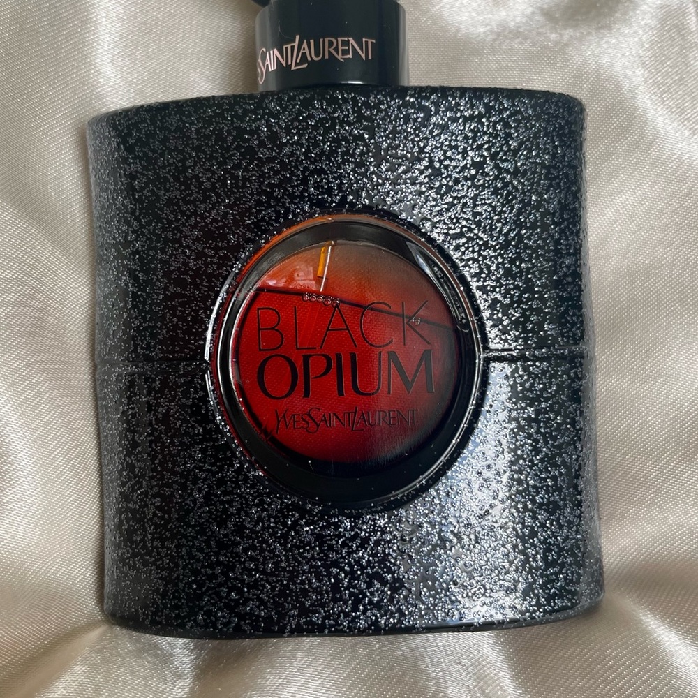 1.6oz Black Opium!🔮♠️